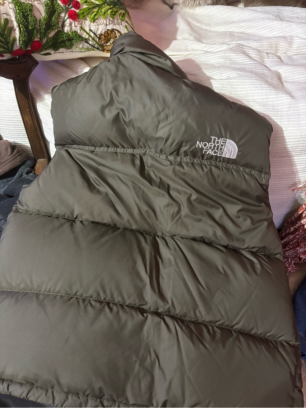 The North Face Olive Green Men’s Puffer Vest - Picture 5 of 5